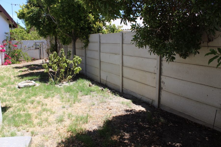 3 Bedroom Property for Sale in Middedorp Western Cape